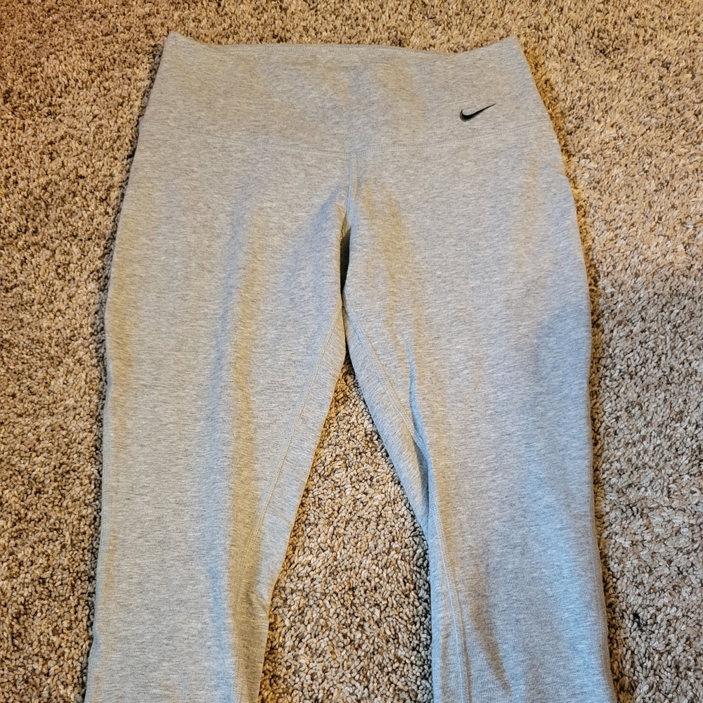NWOT Nike Dri-Fit Capr